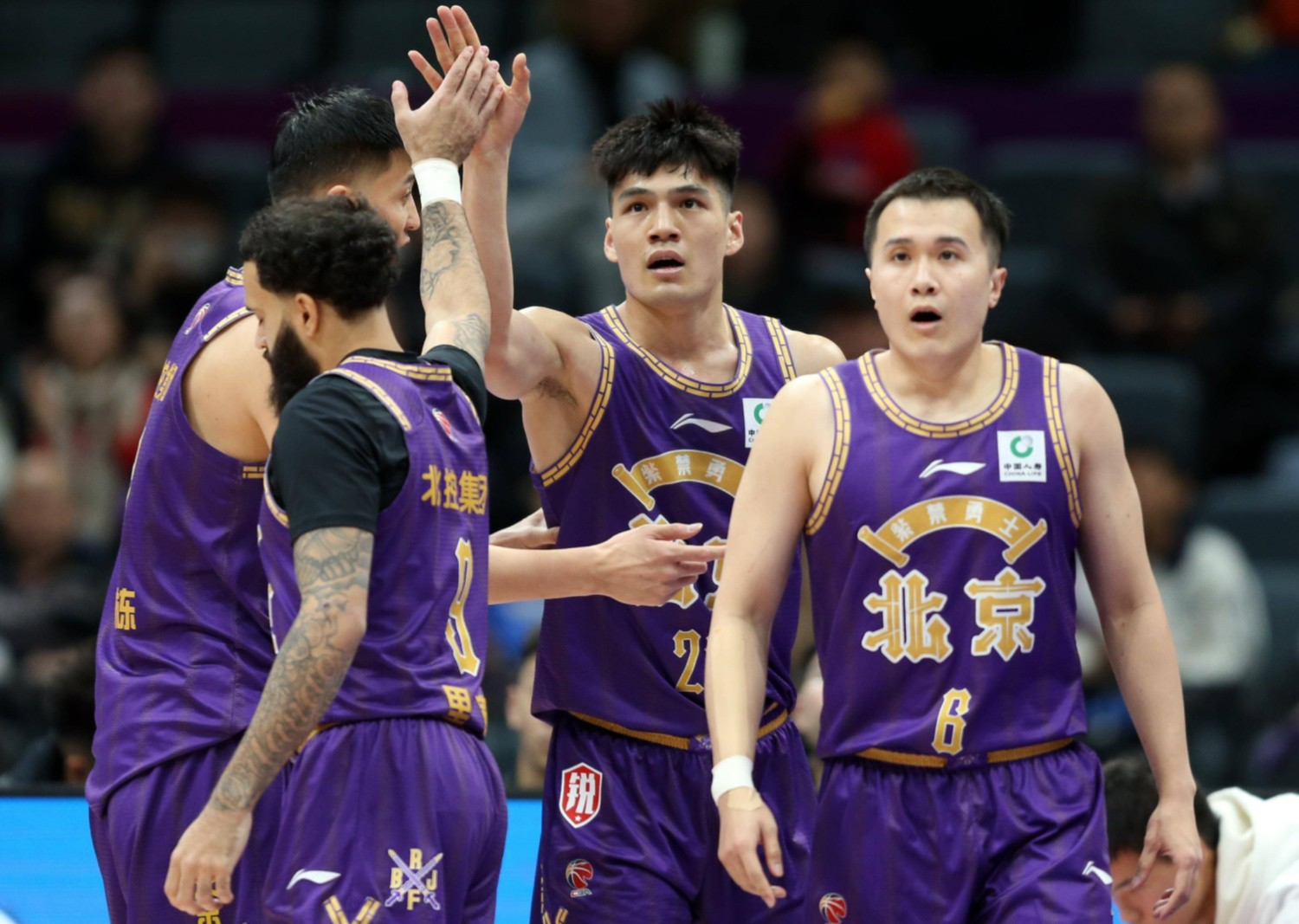 半场比分：54-52，北京仅以微弱优势领先！的简单介绍